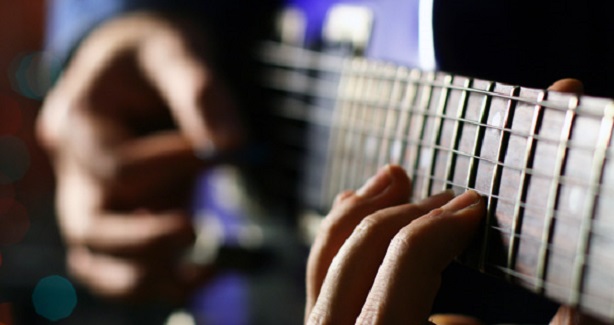 Compare-the-top-guitar-lessons-online-for-beginners